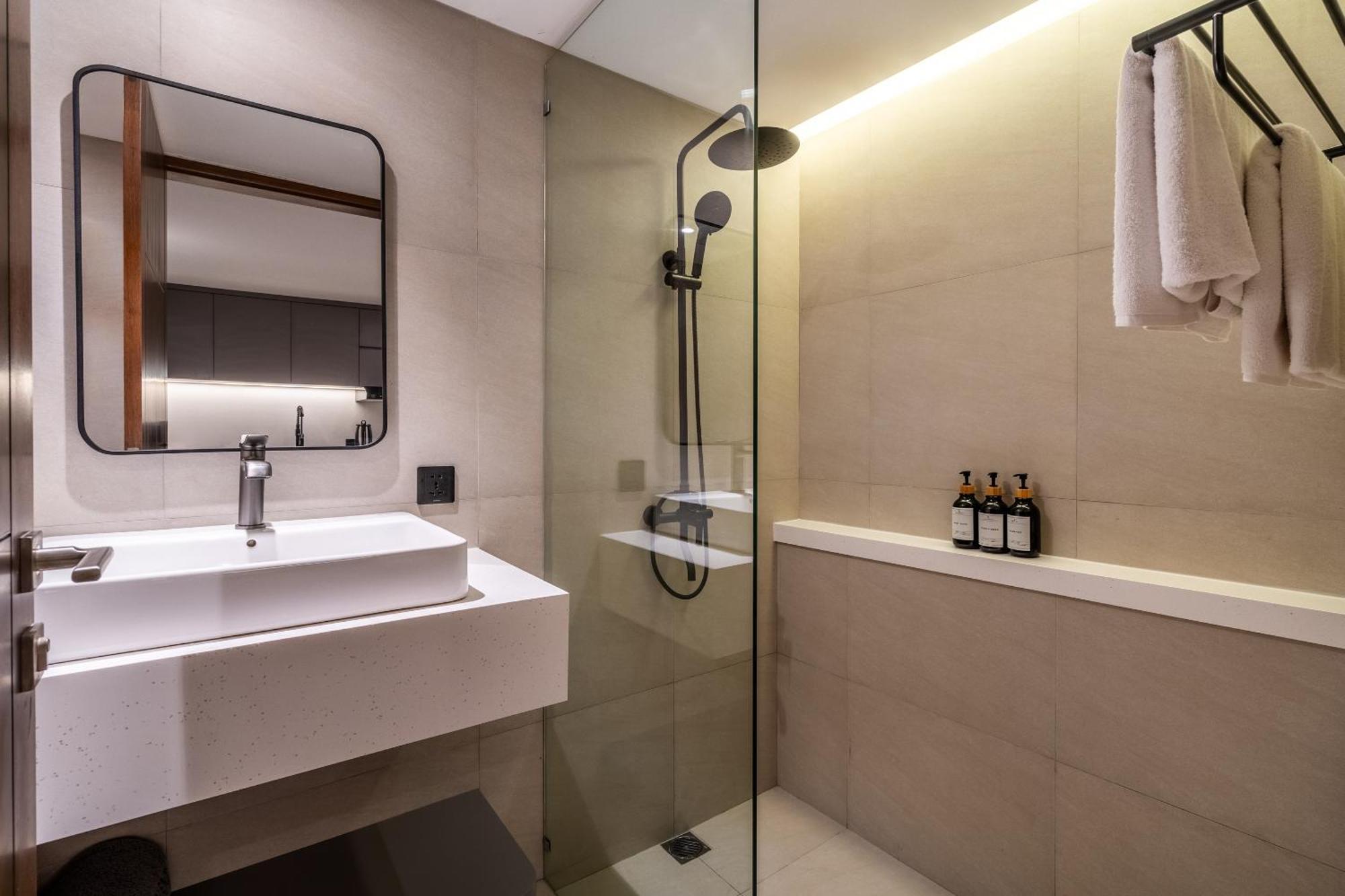 The R Apartments Pererenan Canggu Esterno foto